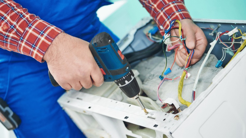 Kırkağaç Daikin Daikin çamaşır makinesi kart tamiri – Su almama arızası orijinal parça ile giderildi. - Teknik servis örneği